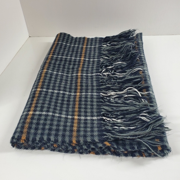 Softer Than Cashmere Houndstooth Gray and Black Scarf - Picture 6 of 7